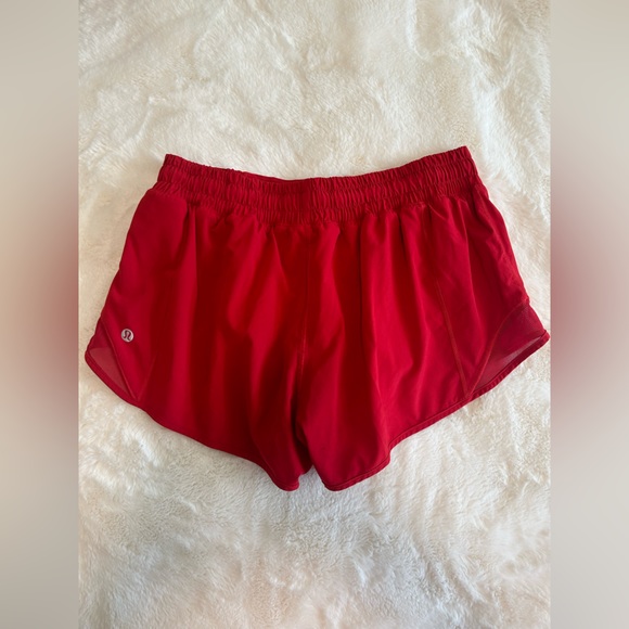 Lululemon Hotty Hot Low-Rise Lined Short 2.5" - Picture 2 of 3